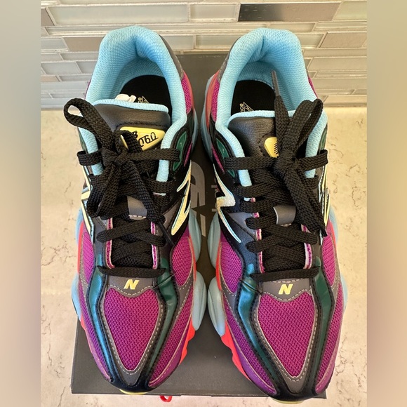 Like New Women’s Size 8.5 New Balance 9060 - Picture 3 of 9